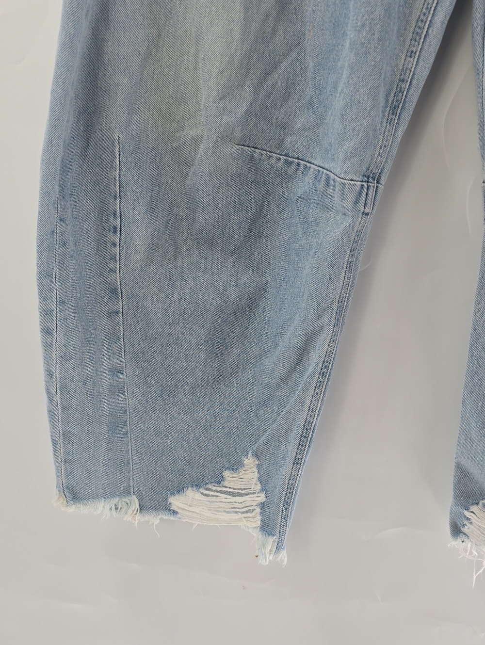 Citizens Of Humanity Light Blue High-Rise Barrel Cropped Jeans - Picture 6 of 16